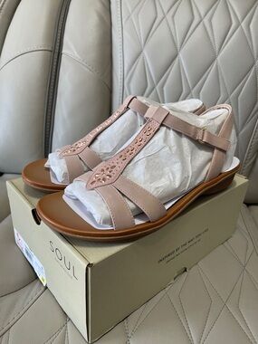 SOUL Naturalizer Blush Pink T-Strap Comfort Sandals